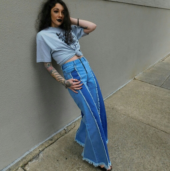 Only A Few Left💦- Two Toned Wide Leg Denim💨 - Picture 4 of 8